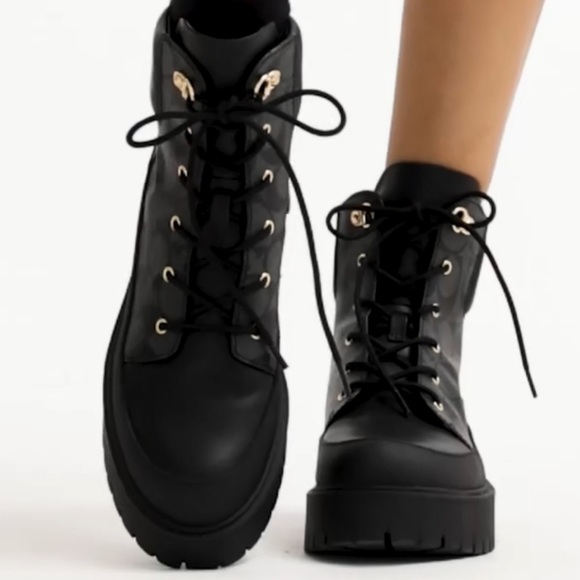 Coach women’s Royce Bootie In Signature
Canvas new with box size 8.     #23 - Picture 3 of 7